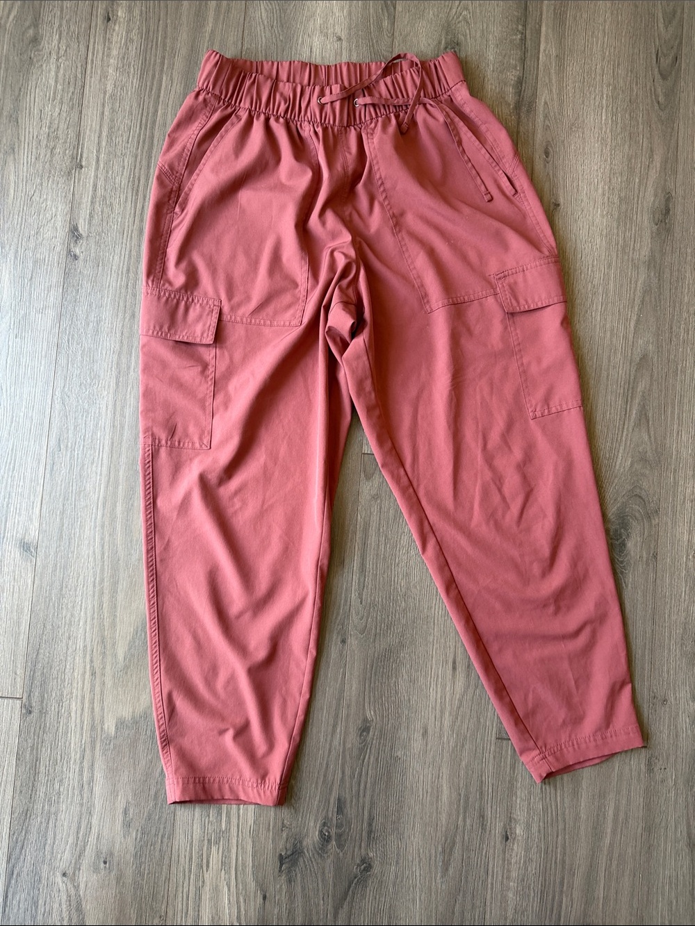 Old Navy Active Women’s StretchTech Medium - Picture 2 of 2